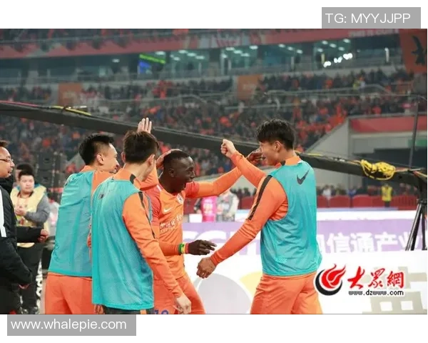 鲁能与天津亿利下半场激战回顾球员表现与战术分析